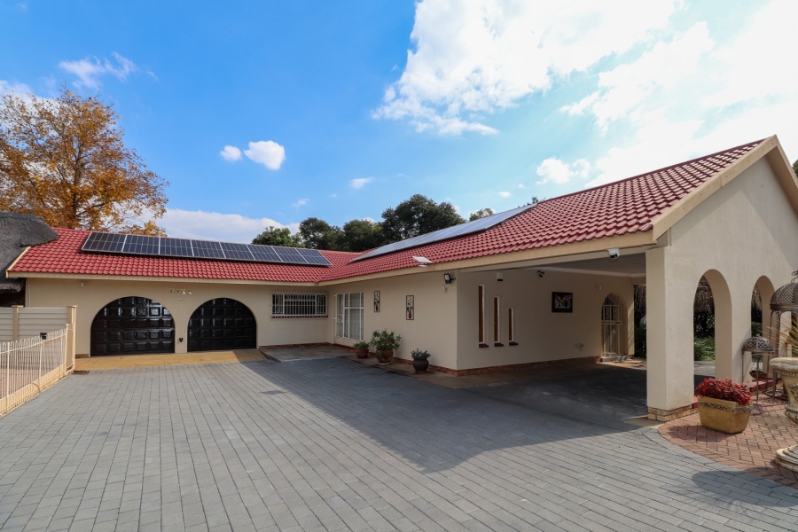 3 Bedroom Property for Sale in Flamwood North West